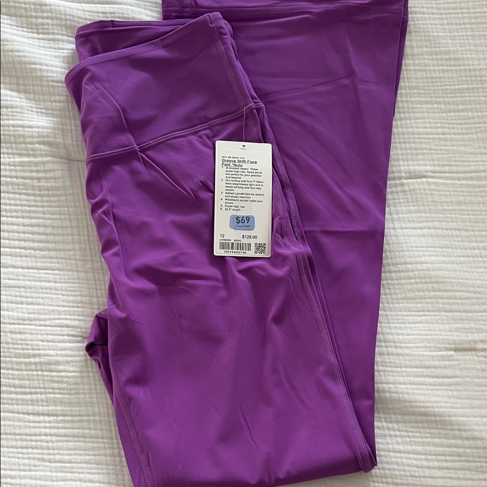 lululemon Groove SHR Flare Pant Nulu